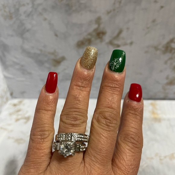 Engagement ring 💍 silver tone with cubic zirconia size 6 - Picture 2 of 2